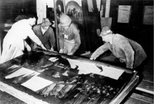 cursus-kunstgeschiedenis-gents-altaar-in-de-zoutmijn-van-altaussee-1945